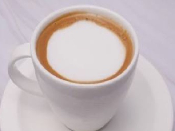 คาราเมลแมคเคียโต้ร้อน