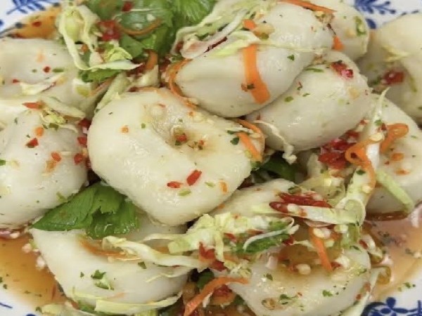 ยำลูกชิ้นปลา