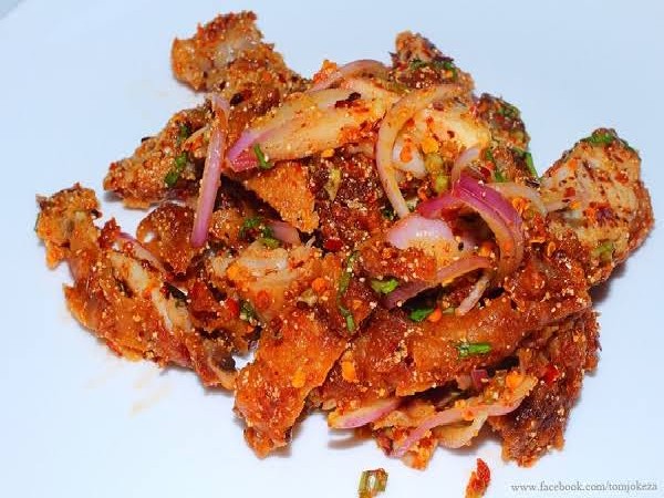 ยำไก่แซ่บ